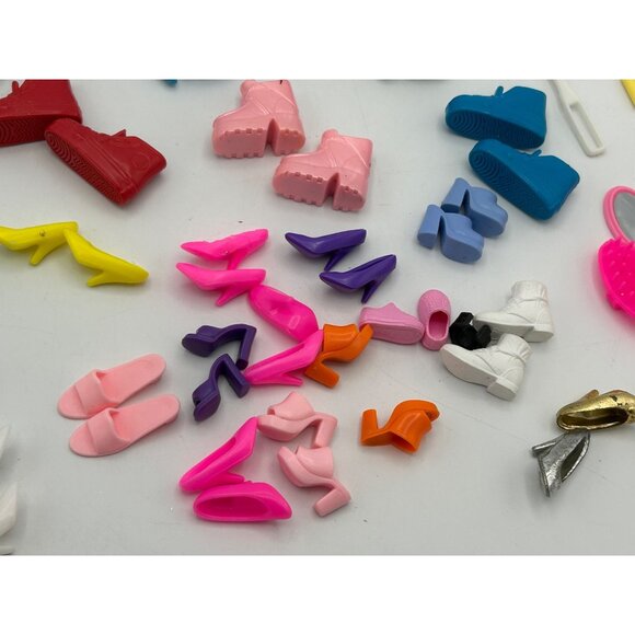 Barbie Doll Lot Boots Shoes Tennis Racket Stethoscope Chairs Camp Fire Beushes - Picture 7 of 8